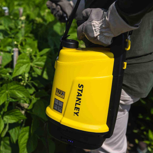 Обприскувач акумуляторний STANLEY SXSPBS05E вага 1.25 кг ємність резервуара 5 л щітковий двигун 2 бар максимальний тиск